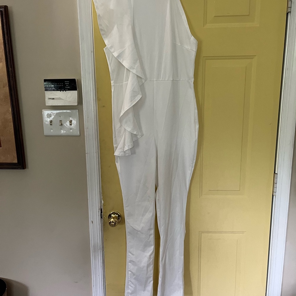 Sleeveless jumpsuit